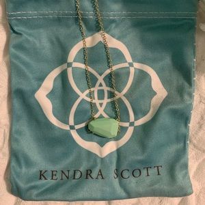Kendra Scott necklace
